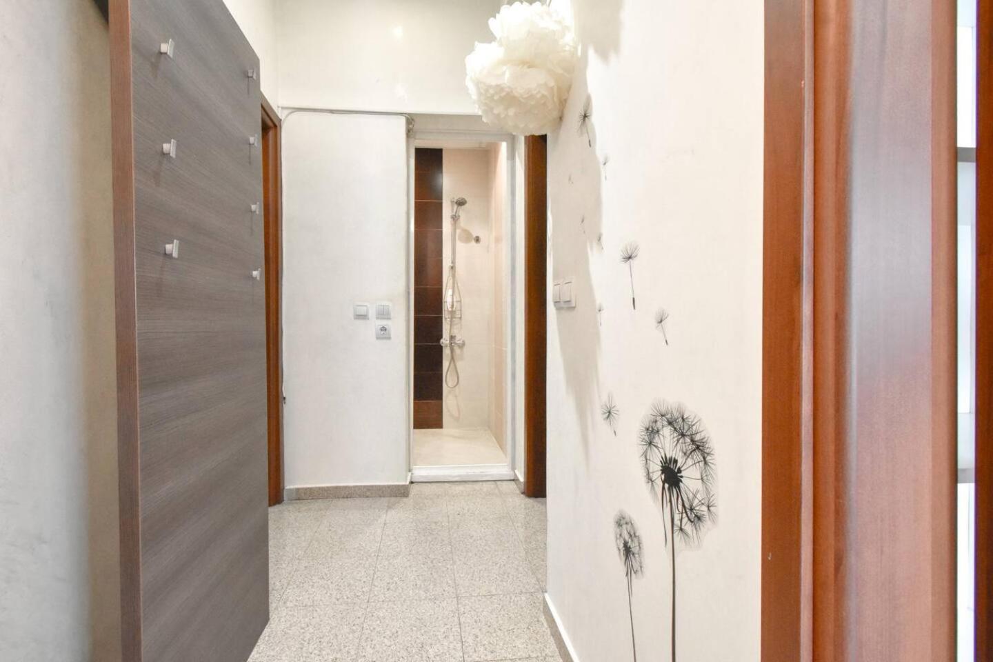 Apartament 2bdr Location Acs Separate Kitchen