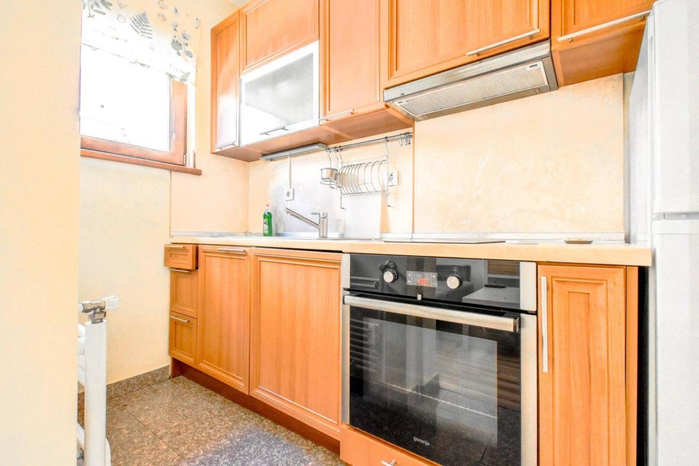 2bdr Location Acs Separate Kitchen Apartament