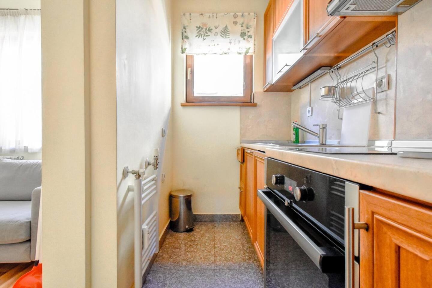 Apartament 2bdr Location Acs Separate Kitchen